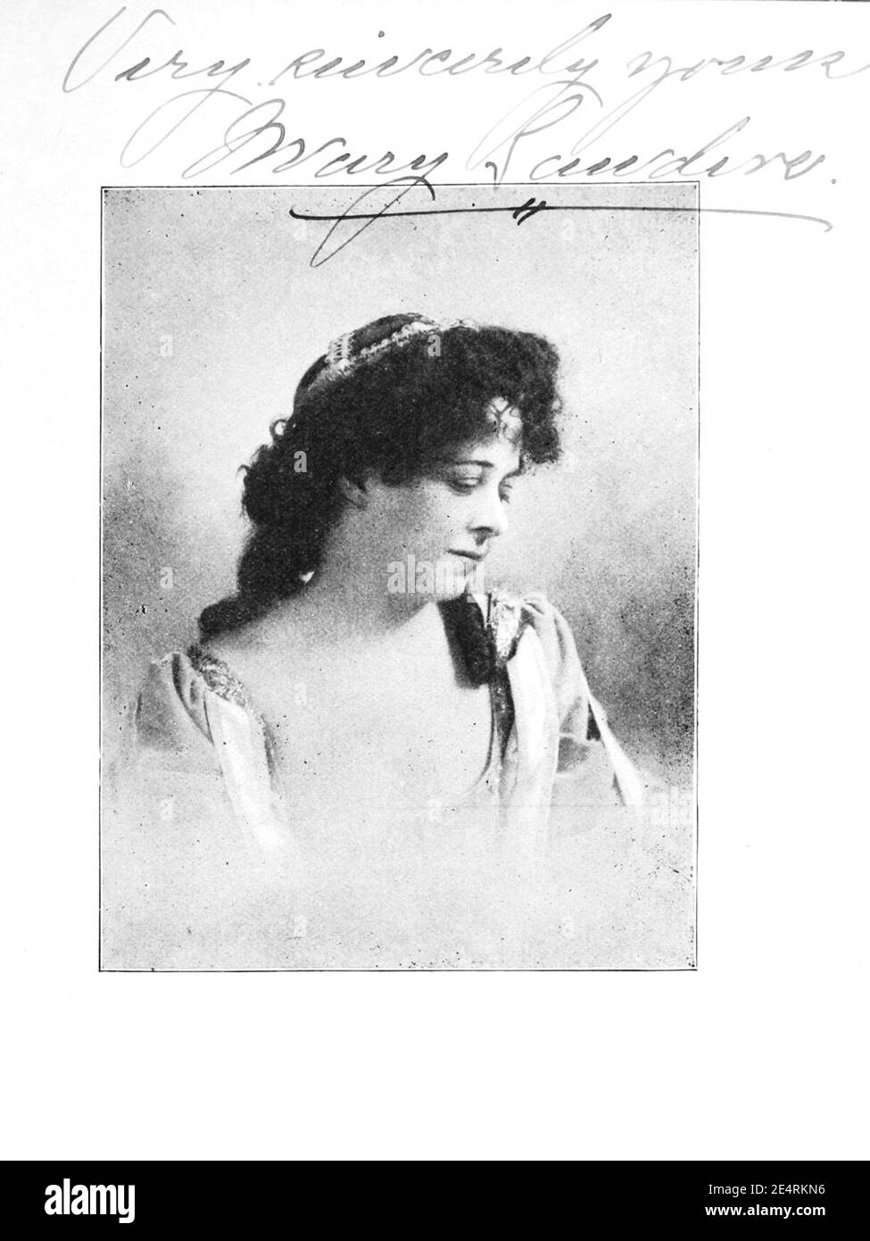 Mary Sanders, stage actress, signed portrait Stock Photo Alamy