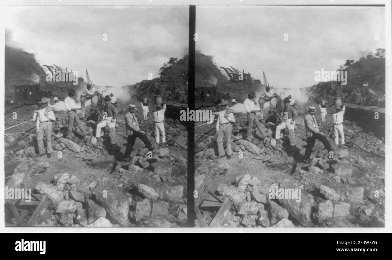 Men building the Panama Canal Stock Photo - Alamy