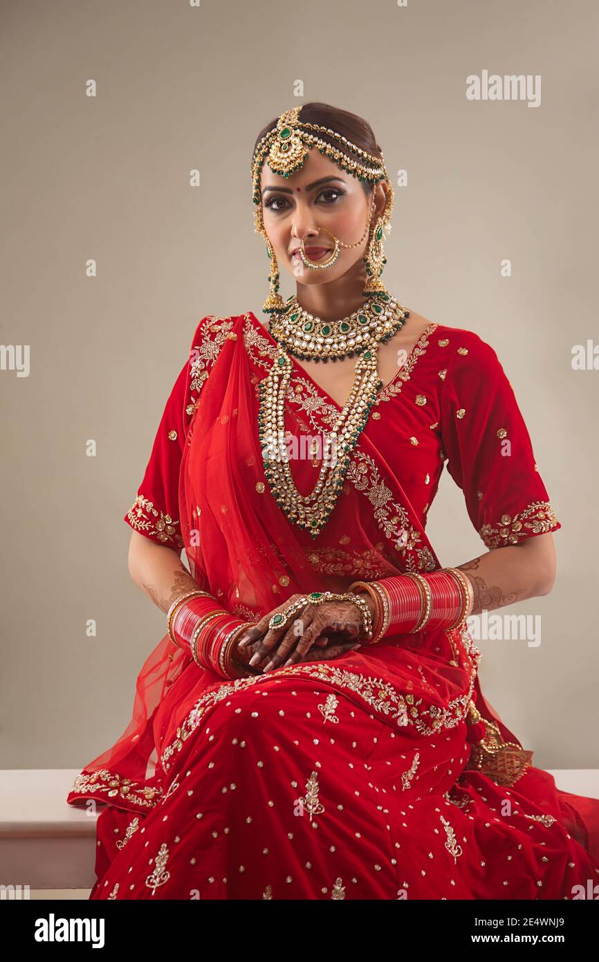 India earing portrait hi-res stock photography and images - Alamy