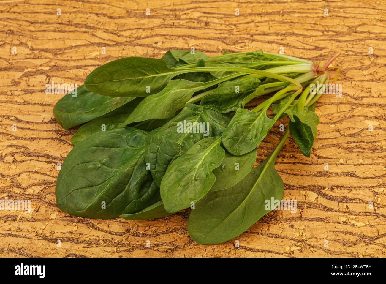 Vegan cuisine - Fresh green Spinach leaves heap Stock Photo - Alamy