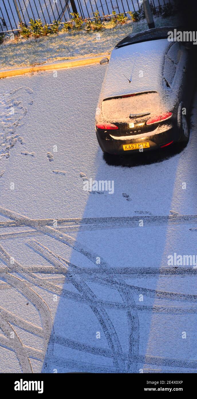 Car tyre tracks overhead hi-res stock photography and images - Alamy
