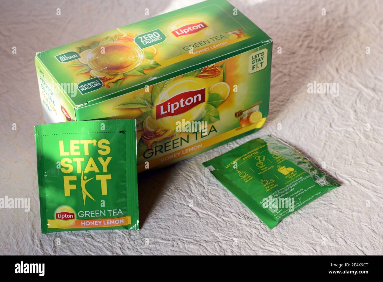 Buy Lipton Green Tea And Lemon 25 Tea bags Online - Shop Beverages on  Carrefour UAE