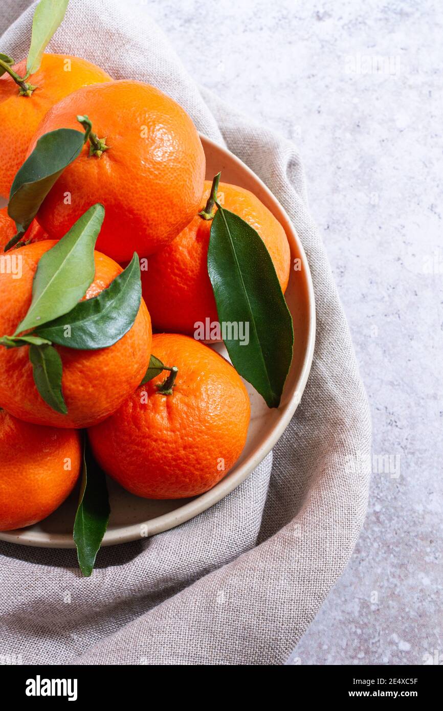 Clementines leaf hires stock photography and images Alamy
