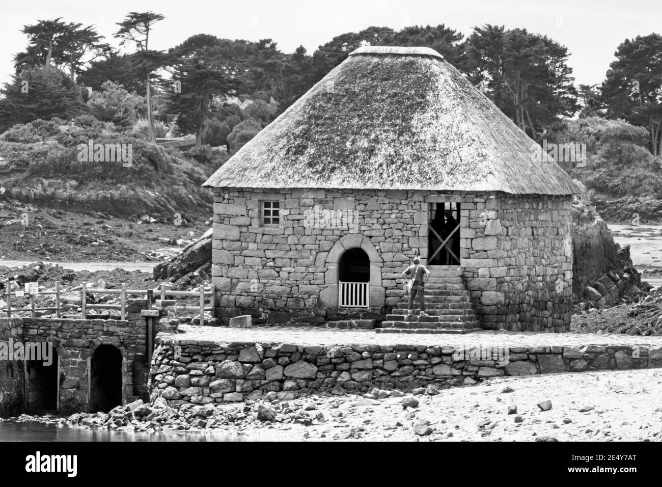 View courtyard old house Black and White Stock Photos & Images - Alamy