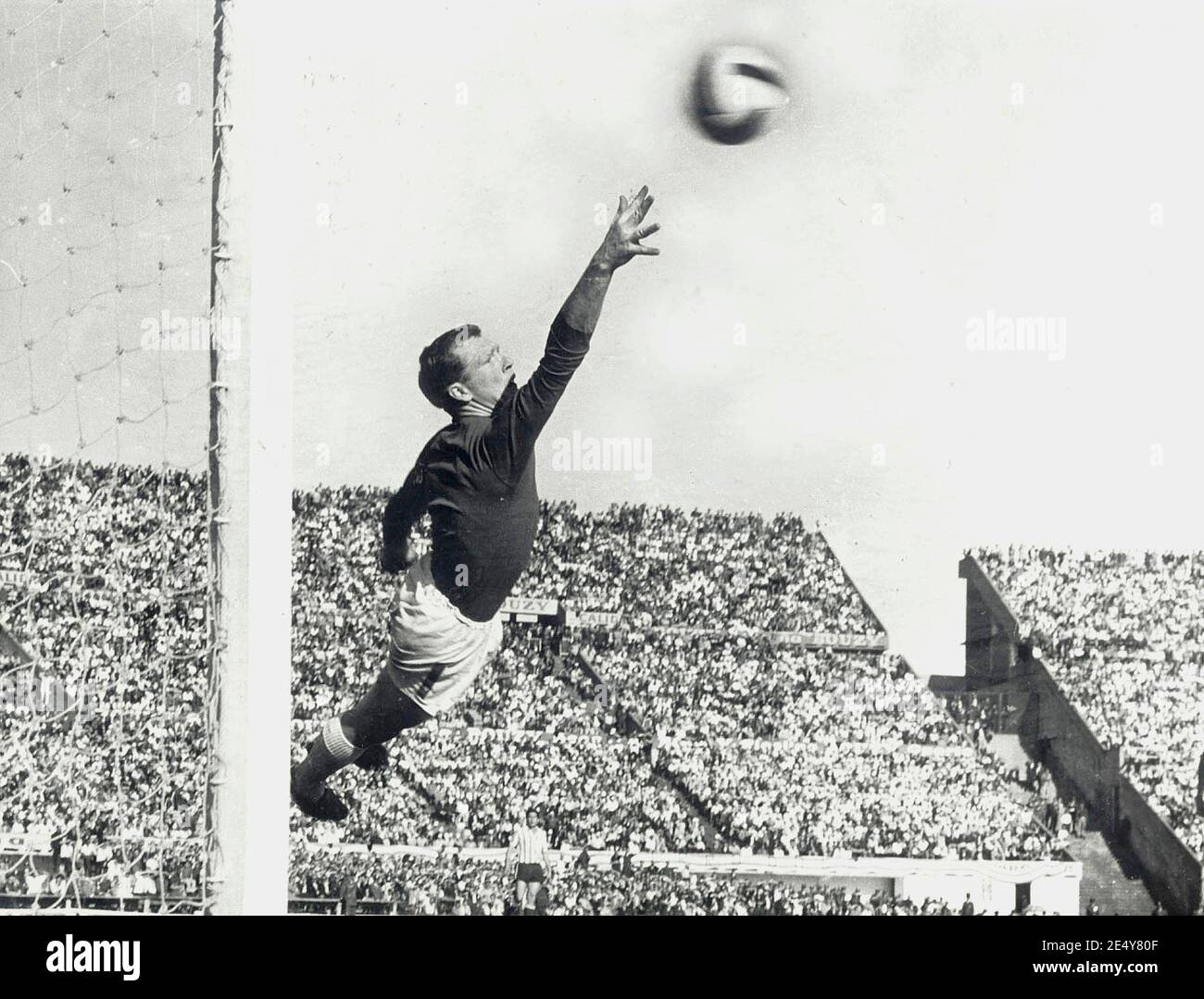 Racing Club Juan Carlos Chango Cárdenas historic goal against Celtic  Glasgow, to win the Intercontinental Cup. Centenario Stadium, Montevideo,  Uruguay. November 4th, 1967 Stock Photo - Alamy