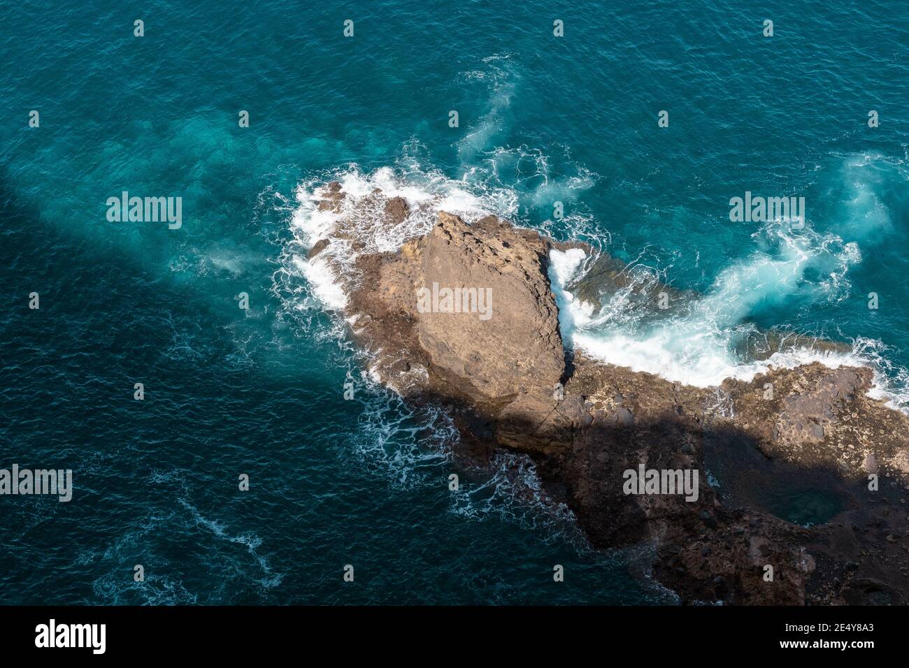 Wave vacations hi-res stock photography and images - Alamy