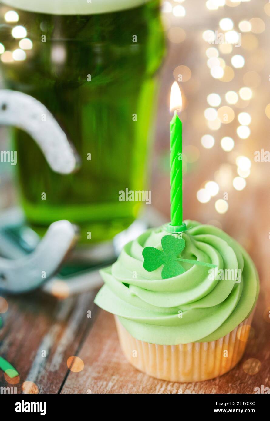 Horseshoe Cake High Resolution Stock Photography And Images Alamy