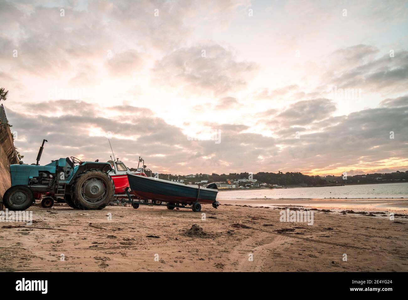 Tractors towing boats hires stock photography and images Alamy
