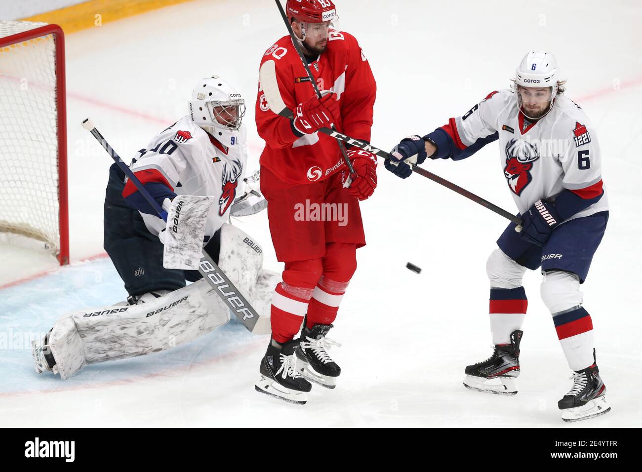 Moscow Russia 25th Jan 2021 Torpedo Nizhny Novgorod Goaltender Andrei Tikhomirov L Supported By Chris Wideman