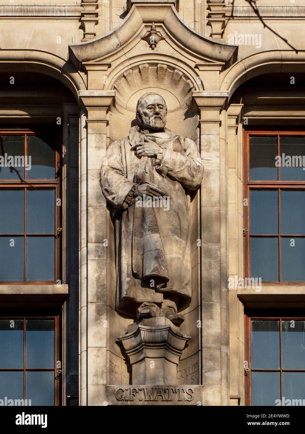 The victoria and albert museum statue hi-res stock photography and images -  Alamy