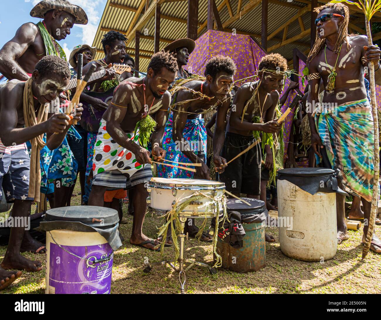Sing-Sing in Bougainville, Papua New Guinea. Colorful village festival on Bougainville with music and dance Stock Photo