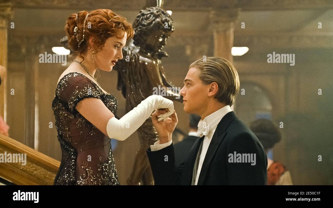 USA. Kate Winslet and Leonardo DiCaprio in a scene from the ©Paramount ...