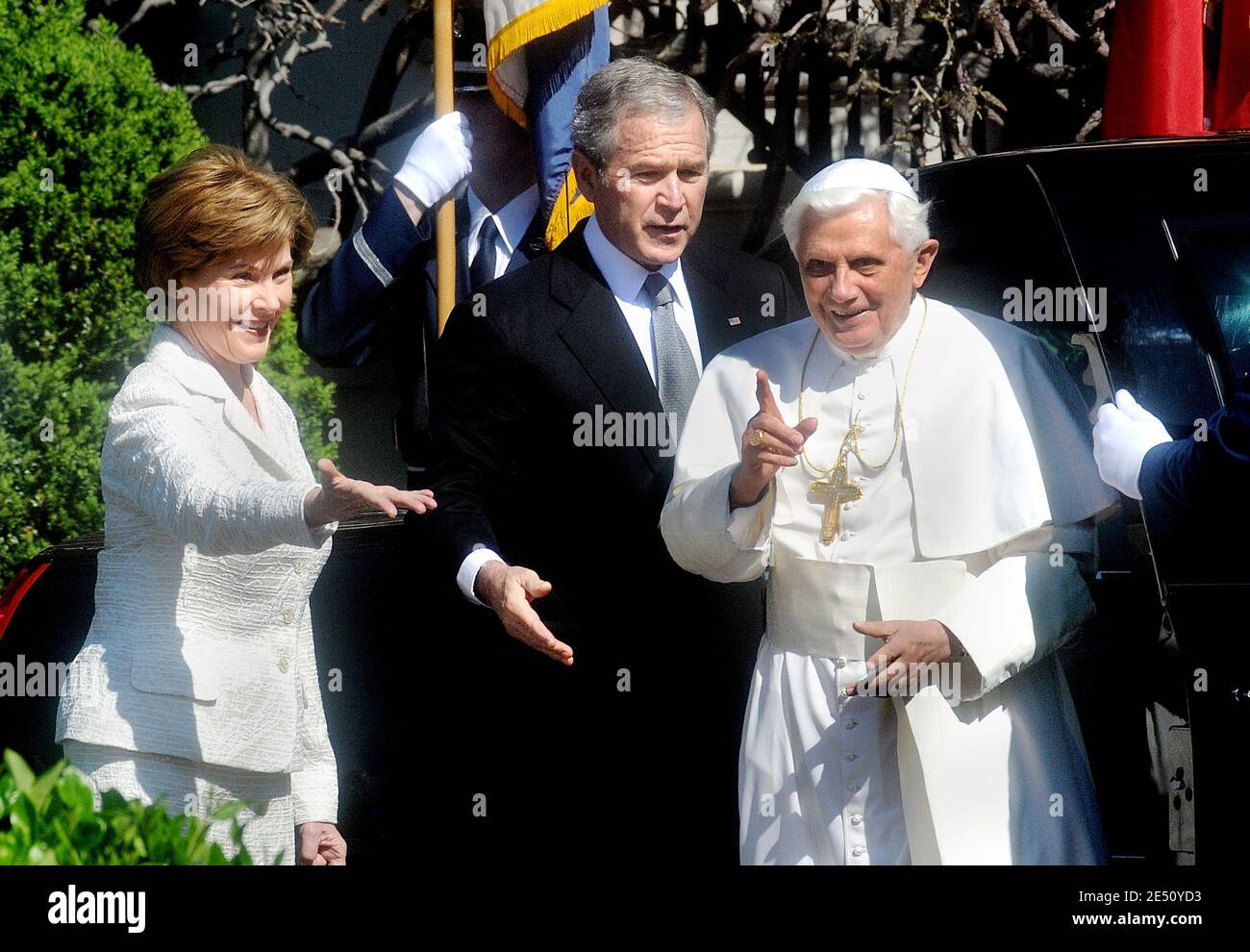 US President George W. Bush and his wife, First Lady Laura Bush greet Pope Benedict XVI as he arrives at the White House April 16, 2008 in Washington, DC, USA. Photo by Olivier Douliery /ABACAPRESS.COM Stock Photo