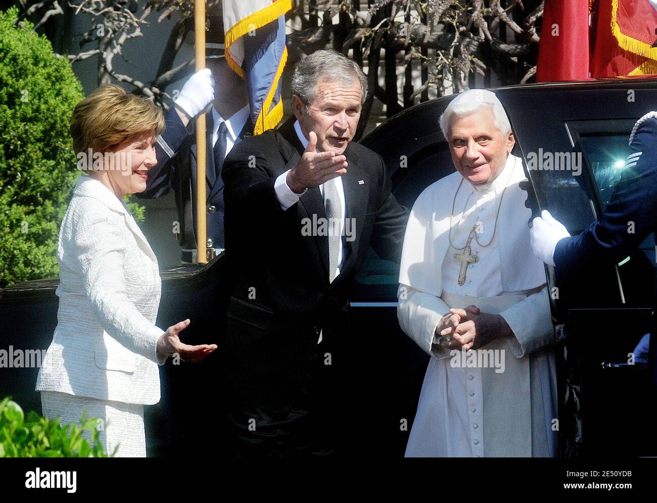 US President George W. Bush and his wife, First Lady Laura Bush greet Pope Benedict XVI as he arrives at the White House April 16, 2008 in Washington, DC, USA. Photo by Olivier Douliery /ABACAPRESS.COM Stock Photo