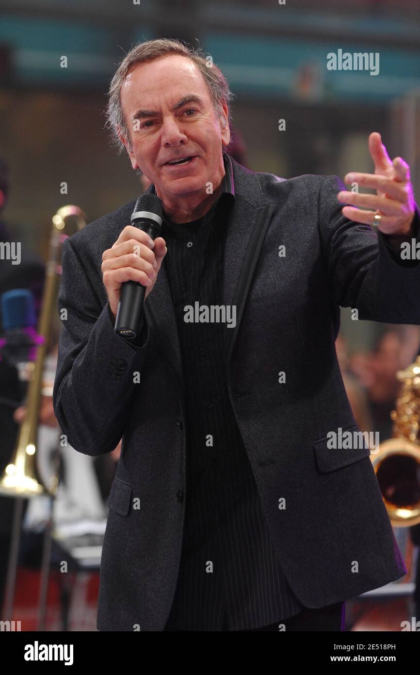 Neil Diamond performing on the 'Today' show as part of the Toyota Concert  Series Featuring: Neil, Stock Photo, Picture And Rights Managed Image.  Pic. WEN-WENN21845444