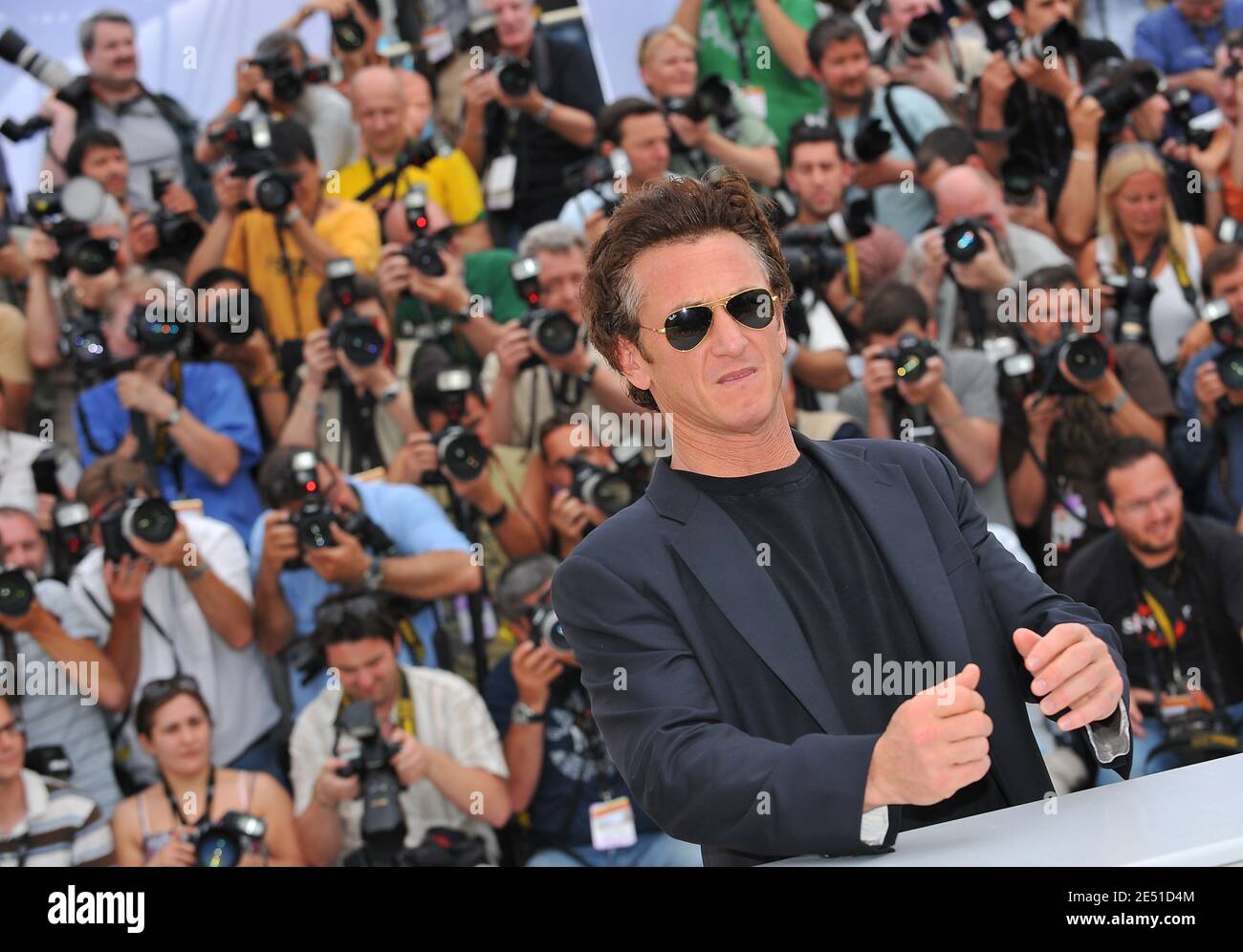 Sean penn paparazzi hi-res stock photography and images - Alamy