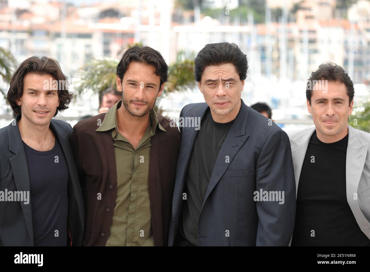 (From L) Venezuelan actor Santiago Cabrera, Brazilian actor Rodrigo
