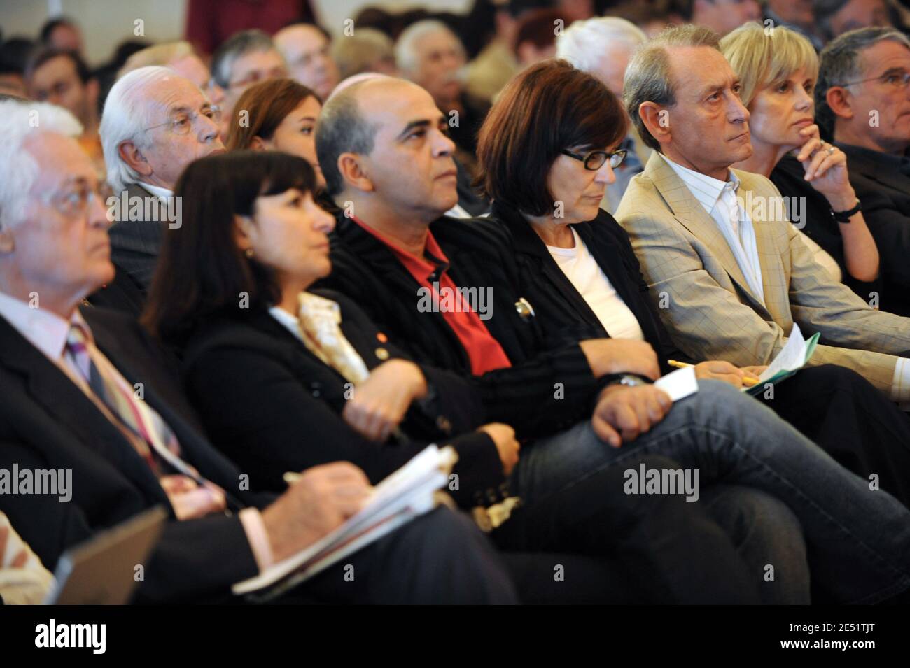 Former Socialist Prime Minister Lionel Jospin, Anne Hidalgo, Paris mayor Bertrand Delanoe and Elisabeth Guigou during meeting with Socialist militants at the Mutualite in Paris, France on May 24, 2008 as Socialist party leadership is under competition. Photo by Elodie Gregoire/ABACAPRESS.COM Stock Photo