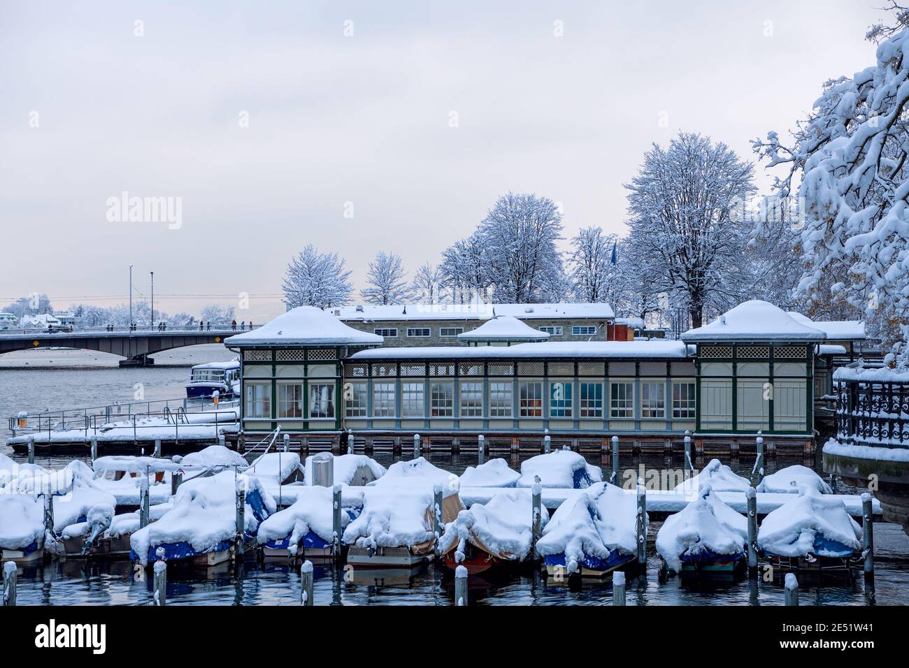 Public bath hires stock photography and images Alamy