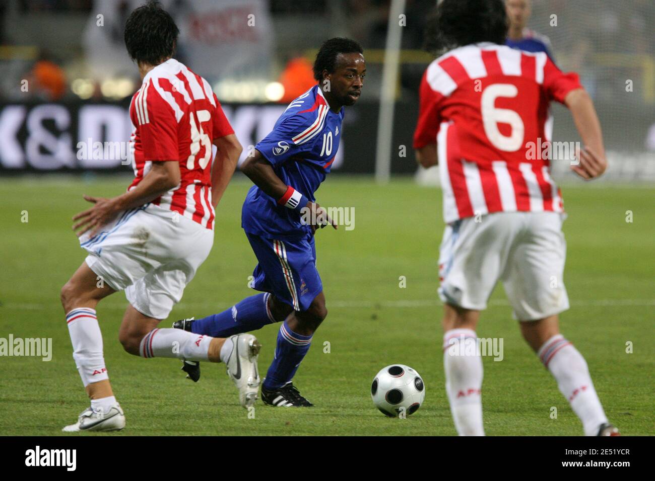 Sidney Govou during the International Friendly Soccer Match, France vs  Paraguay in Toulouse, France on May 31, 2008. The match ended in a resultat  draw. Photo by Alex/Cameleon/ABACAPRESS.COM Stock Photo - Alamy