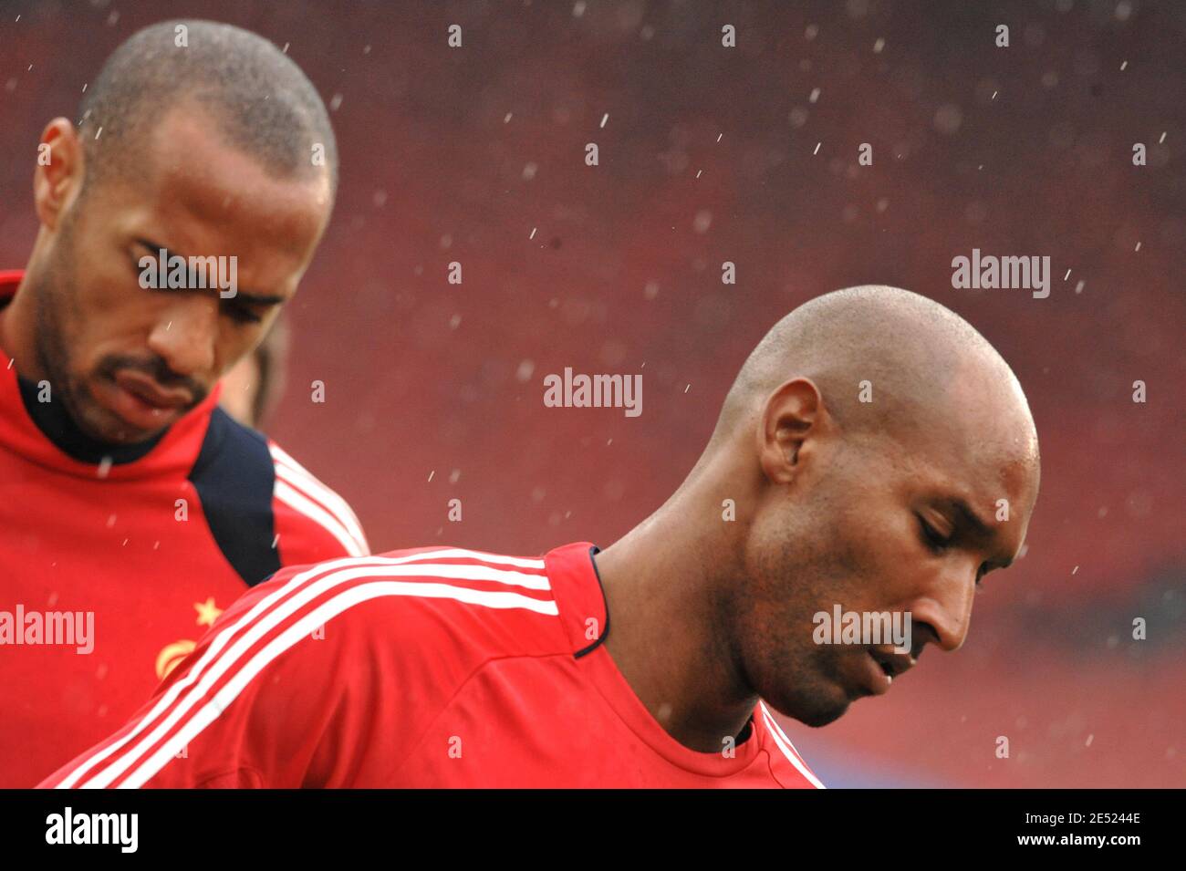 L-R) France's Thierry Henry, Nicolas Anelka during the training session at  the Letzigrund Stadium in Zurich, Switzerland June 8, 2008, on the eve of  their first Euro 2008 championship football match against