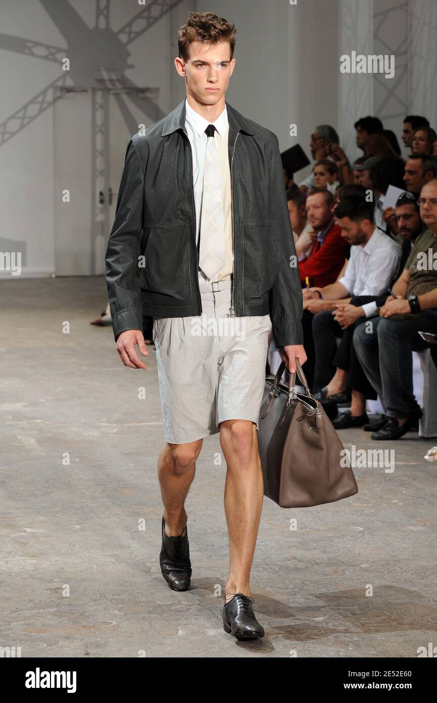 A model presents a creation by designers Paul Helbers and Marc Jacobs for Louis  Vuitton Men's Spring-Summer 2009 collection in Paris, France on June 26,  2008. Photo by Nebinger-Taamallah/ABACAPRESS.COM Stock Photo 