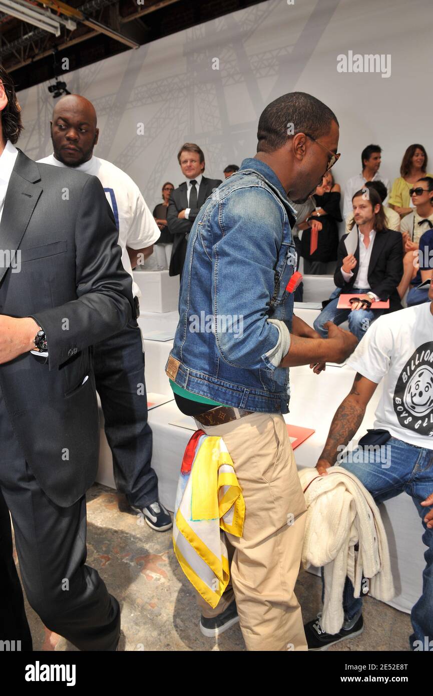 US RnB singer & producer Pharrell Williams attends Louis Vuitton Men's  Spring-Summer 2009 collection in Paris, France on June 26, 2008. Photo by  Nebinger-Taamallah/ABACAPRESS.COM Stock Photo - Alamy