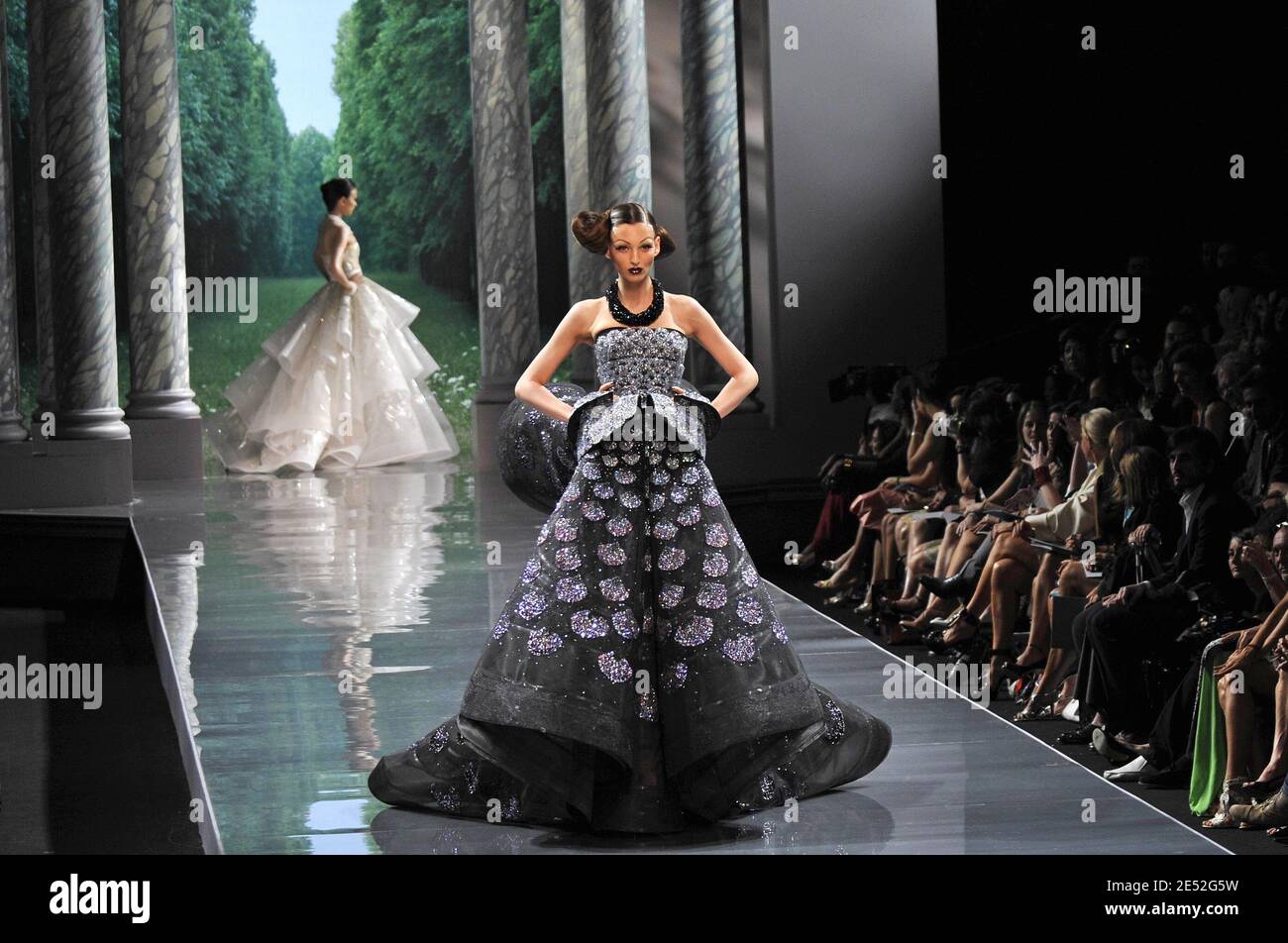 Models display a creation by British designer John Galliano for Dior fall  winter 2008-2009 Haute-Couture collection show in Paris, France on June 30,  2008. Photo by Mehdi Taamallah/ABACAPRESS.COM Stock Photo - Alamy