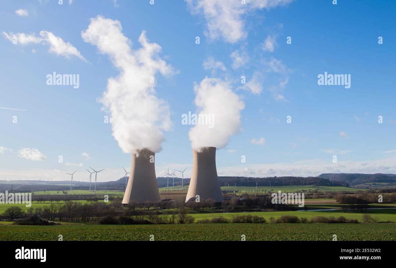 Emmerthal, Germany. 21st Jan, 2021. Steam rises from the cooling towers of the Grohnde nuclear power plant (AKW) in the Hameln-Pyrmont district. Credit: Julian Stratenschulte/dpa/Alamy Live News Stock Photo