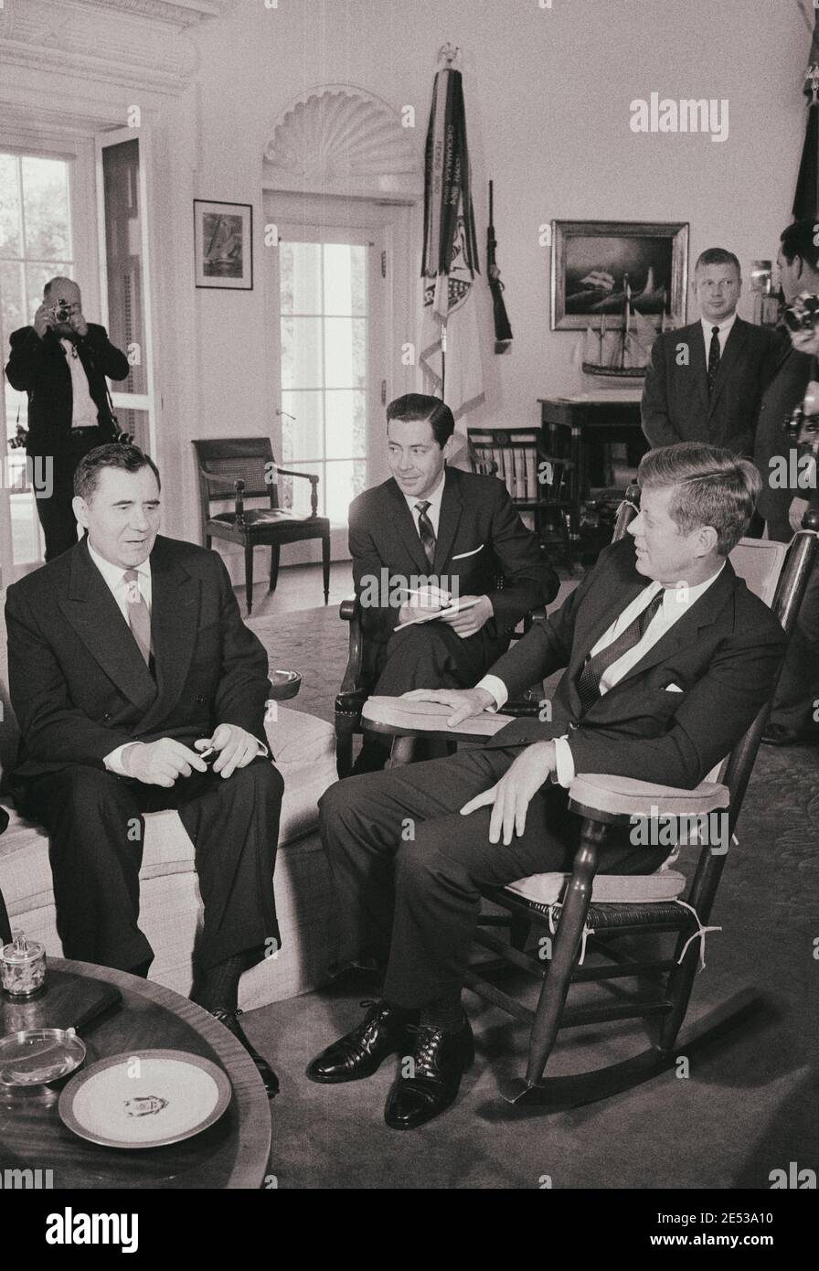 Andrei Gromyko, Soviet Minister of Foreign Affairs and President John F. Kennedy seated in the Oval Office in the White House during a meeting. USA. O Stock Photo