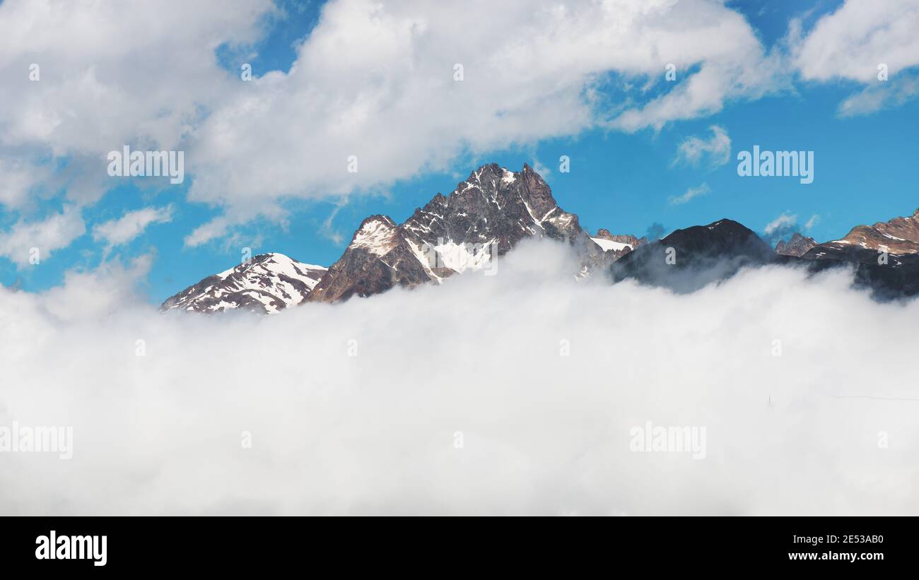 Mountain top panorama hi-res stock photography and images - Alamy