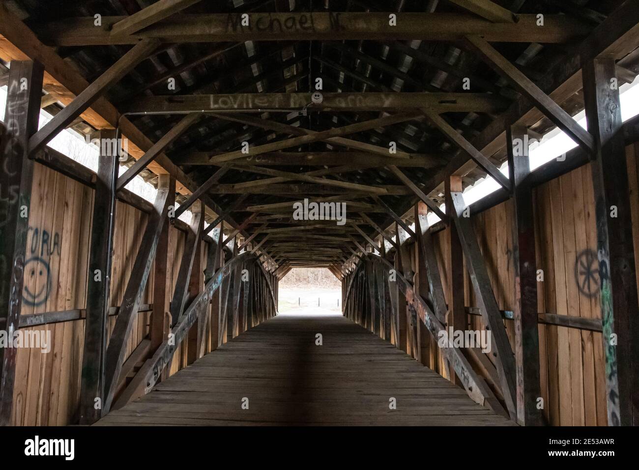 Burr arch truss hi-res stock photography and images - Alamy