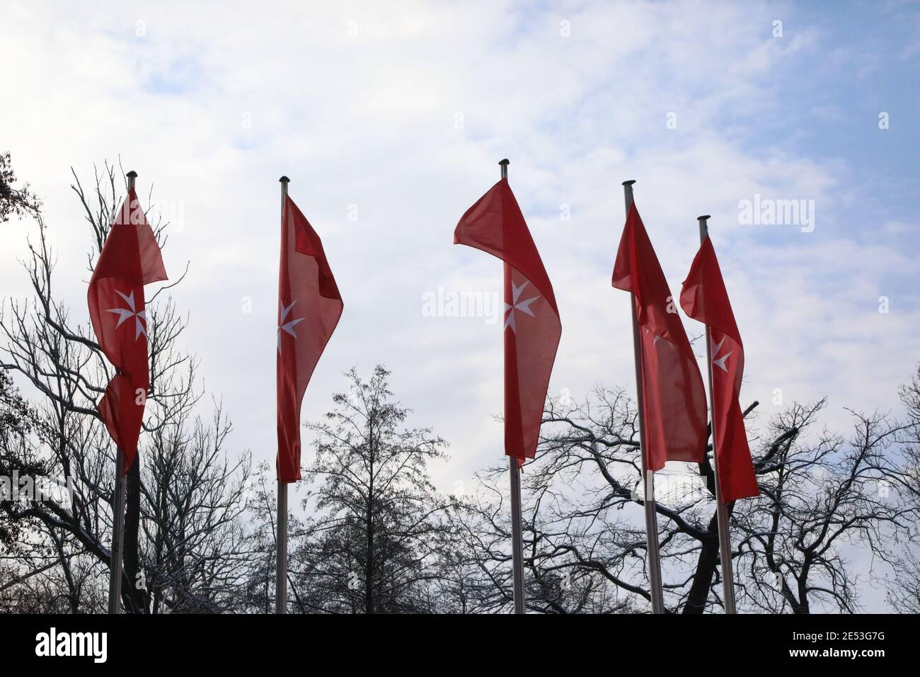 Keramik-Tasse Mit Malta-Flagge – 625 Ml, Goldrand & Großer Griff
