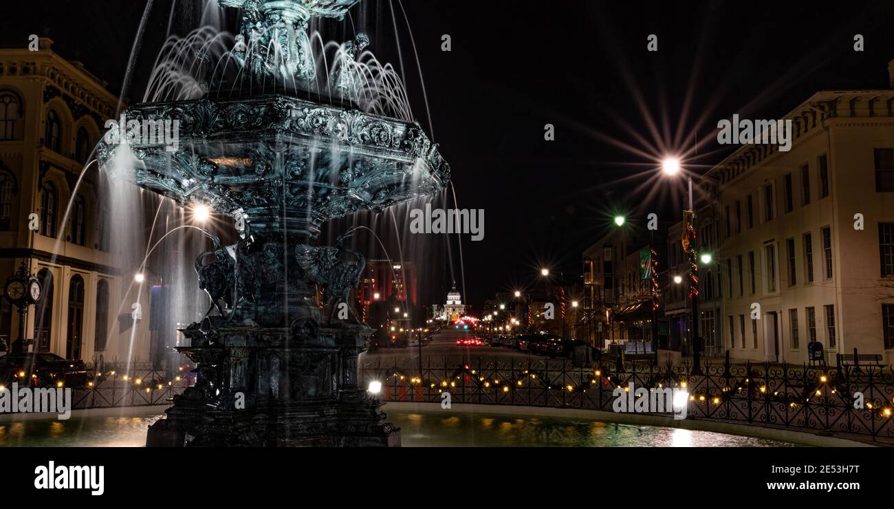 Montgomery, Alabama/USA-December 18, 2018: Web banner of the Court Square Fountain with a view up Dexter Avenue with the State Capital and Christmas t Stock Photo