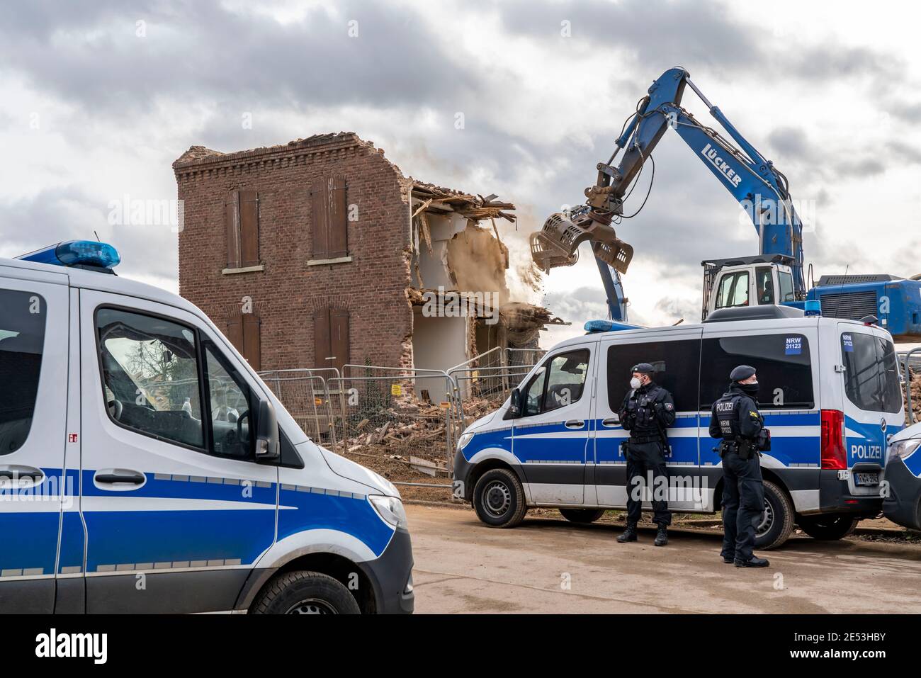 Demolition of the village of Lützerath near Erkelenz by the energy company RWE to make way for the open-cast lignite mine Garzweiler II, protests by r Stock Photo