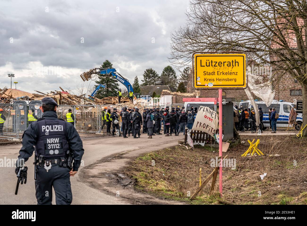 Demolition of the village of Lützerath near Erkelenz by the energy company RWE to make way for the open-cast lignite mine Garzweiler II, protests by r Stock Photo