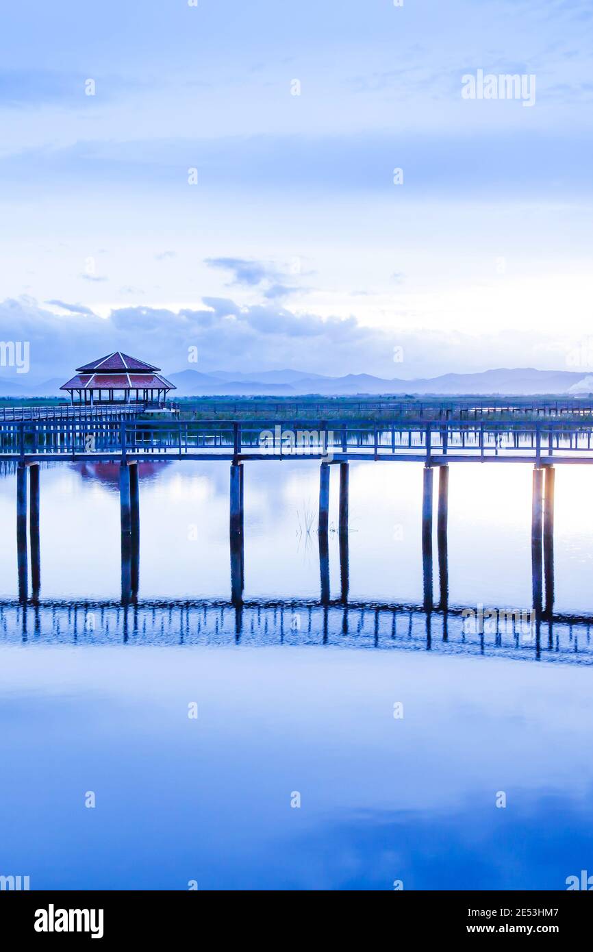 Tranquil lake reflects morning hi-res stock photography and images - Alamy