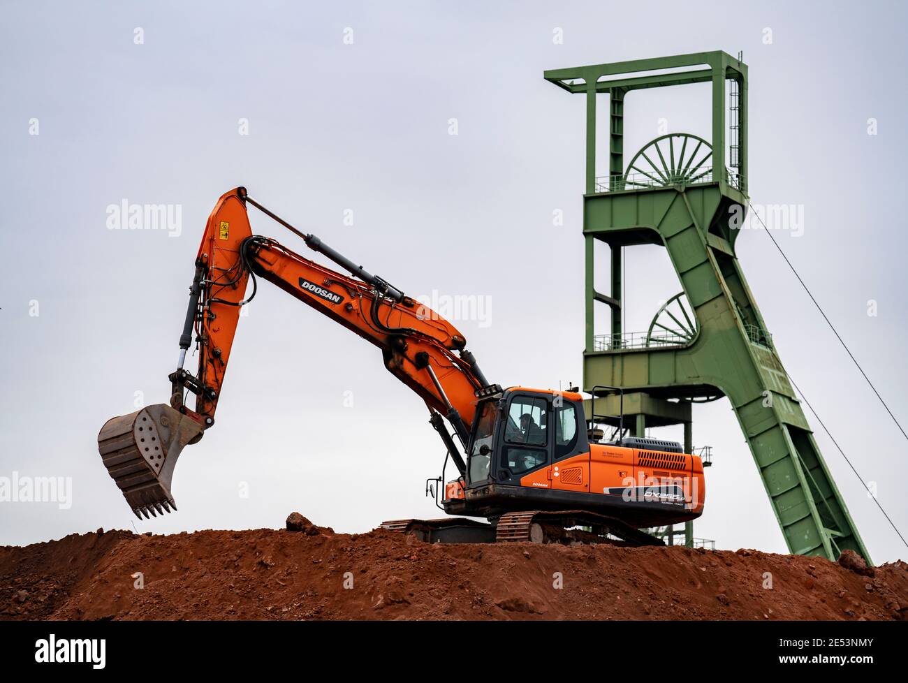 Work on the construction site of the real estate project Stadtquartier Essen 51, in Essen, on the site of the former Krupp steelworks, Krupp-Gürtel, b Stock Photo