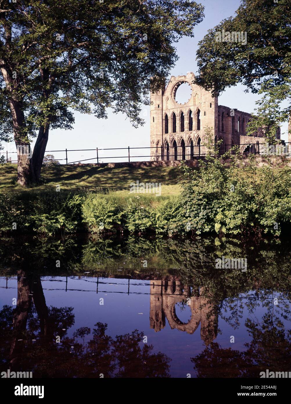 Scotland, Moray. Elgin Catherdral, one of the finest ecclesiastical monuments in Scotland. The River Lossie almost encircles the Royal Burgh of Elgin. Circa 1985. Photo by Tony Henshaw/Tom Parker Collection      Scanned from a 5'x4' Original transparency from a unique and stunning archive of original photography from the British Isles by photographer Tom Parker.    © World copyright. Stock Photo