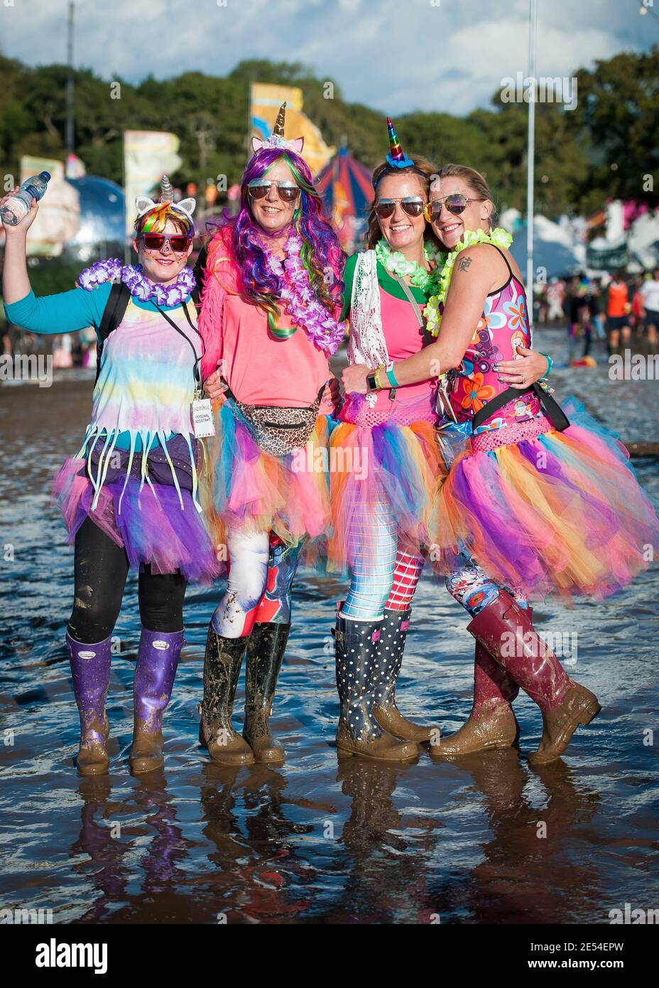 Festival goers in Colour fancy dress at Bestival 2017 at Lulworth Castle -  Wareham. Picture date: Saturday 9th September 2017. Photo credit should  read: David Jensen/EMPICS Entertainment Stock Photo - Alamy