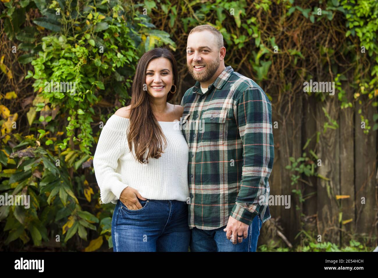 Attractive married couple 30s hi-res stock photography and images - Alamy
