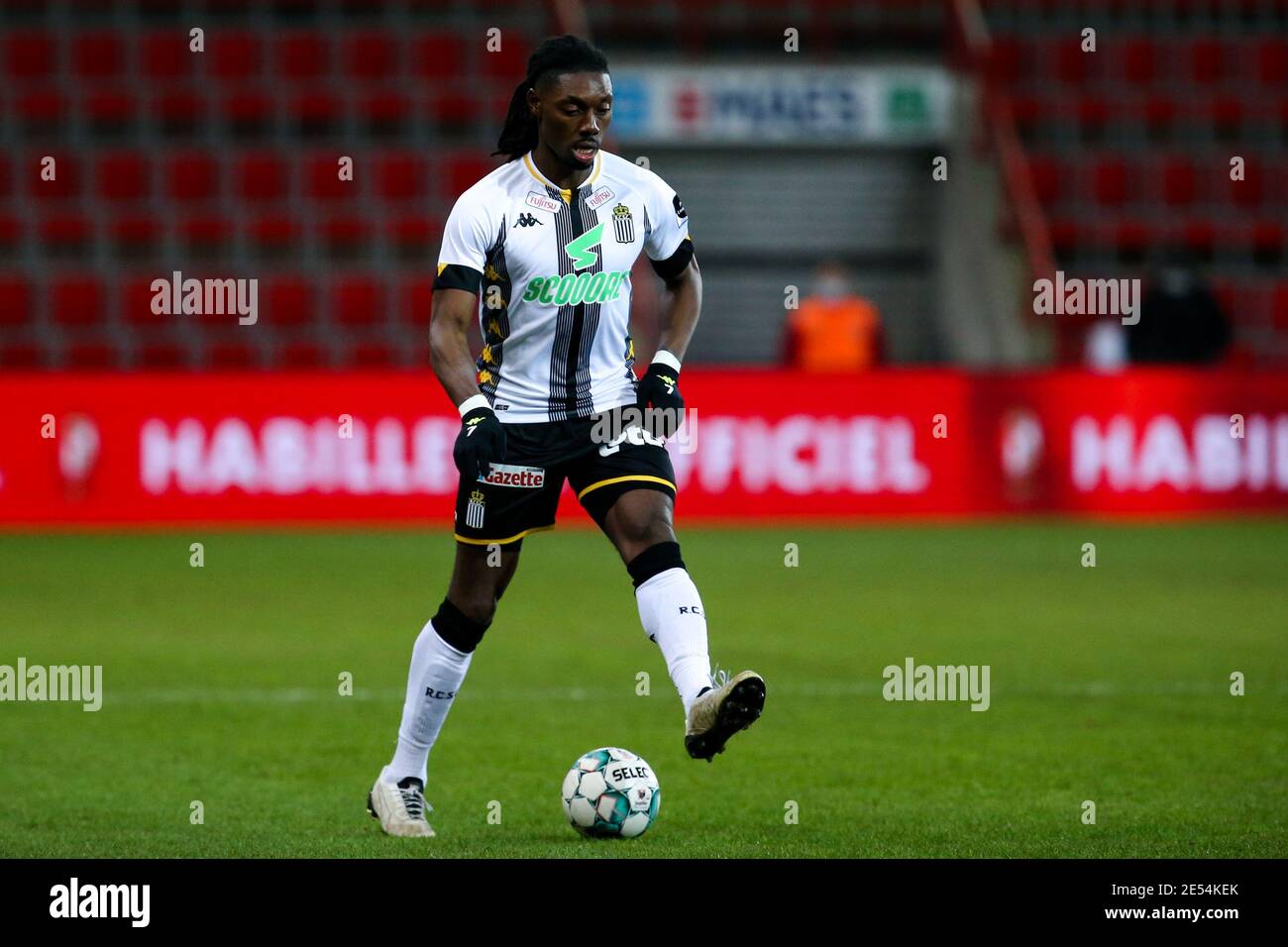 LIEGE BELGIUM JANUARY 24 Jordan Botaka of Sporting Charleroi during the Pro League match between Standard Liege and Charleroi at Maurice Dufrasne Stock Photo Alamy