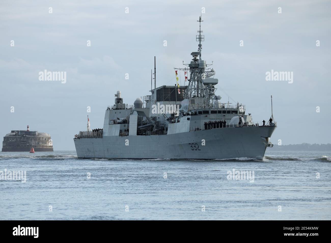The Royal Canadian Navy ship HMCS VILLE DE QUEBEC (FFH332) approaching the Naval Base Stock Photo
