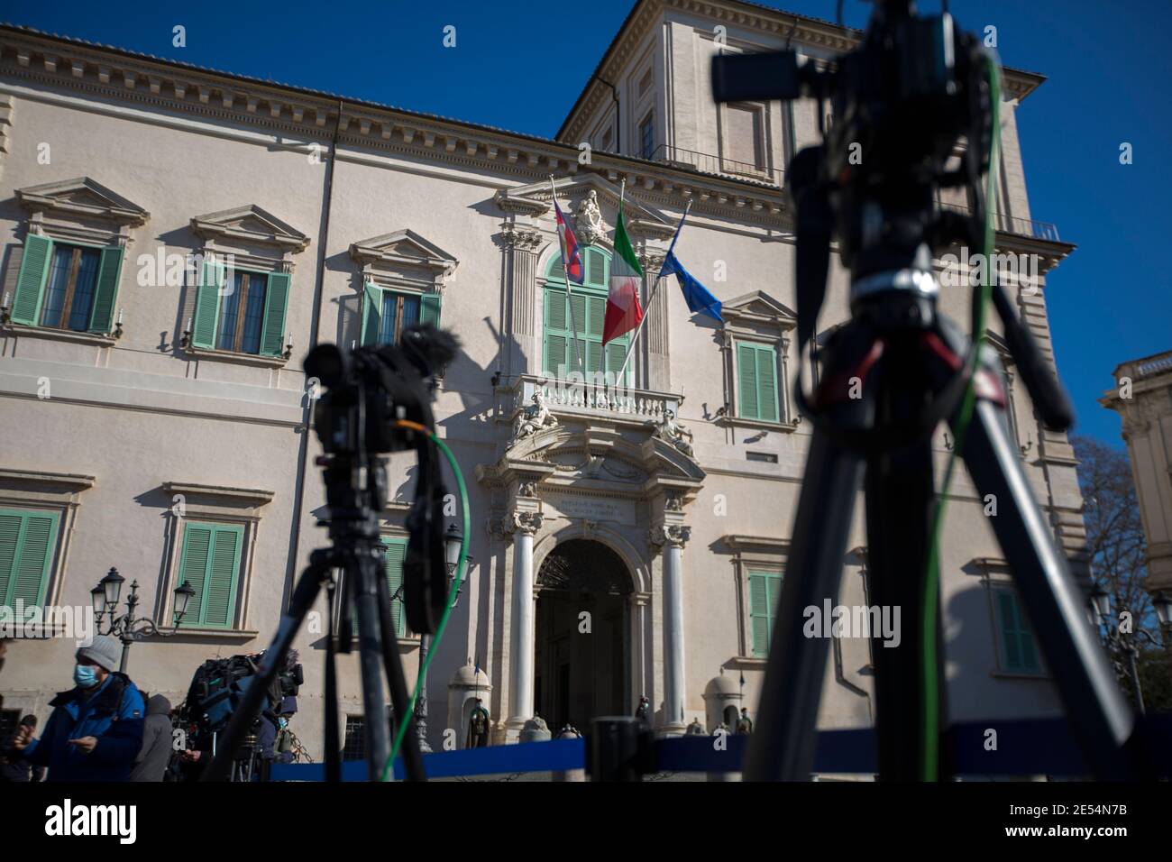 Rome, 26/01/2021. Italian Prime Minister Giuseppe Conte visits the Palazzo del Quirinale to hand his resignation to the President of the Republic, Sergio Mattarella. The Italian Government crisis has begun last week after the defection of the two Cabinet ministers belonging to the tiny party, Italia Viva (Italy Alive), led by former Italian Prime Minister Matteo Renzi. Credit: LSF Photo/Alamy Live News Stock Photo