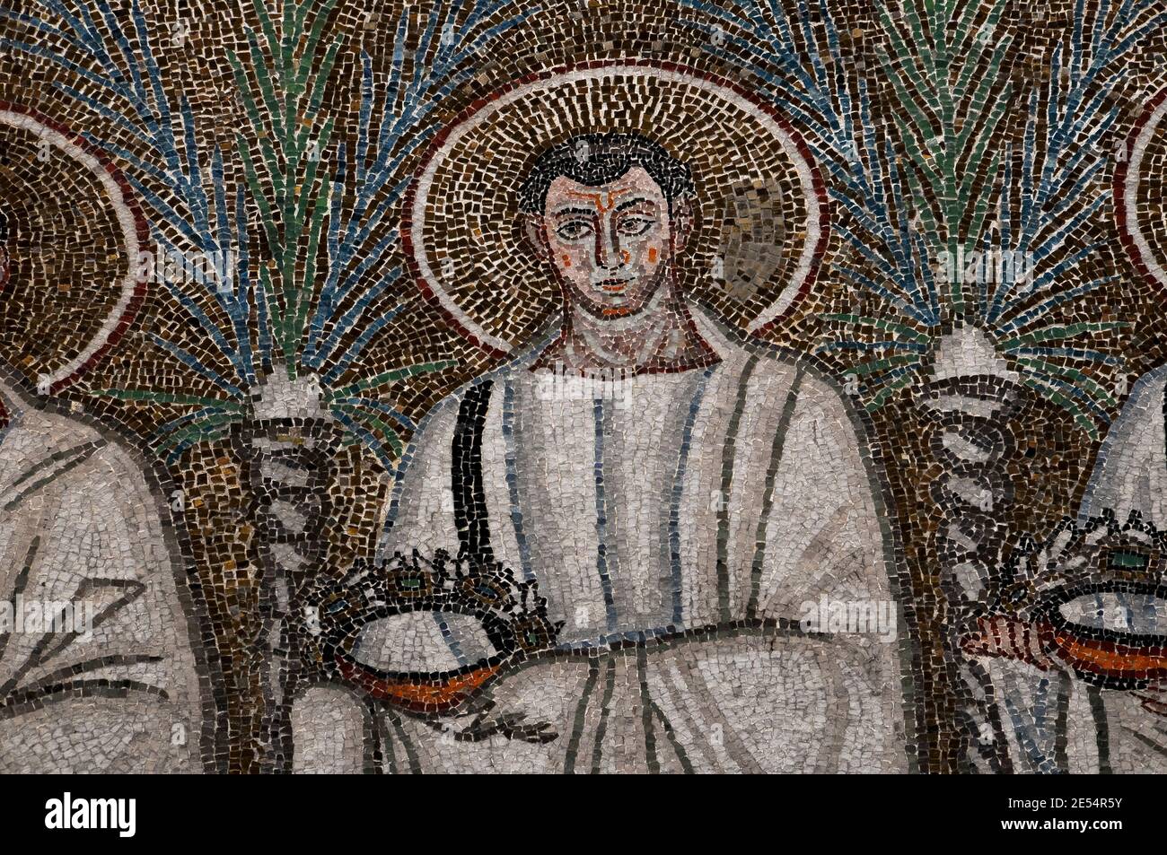Saint In Robe White robed saints hi-res stock photography and images - Alamy