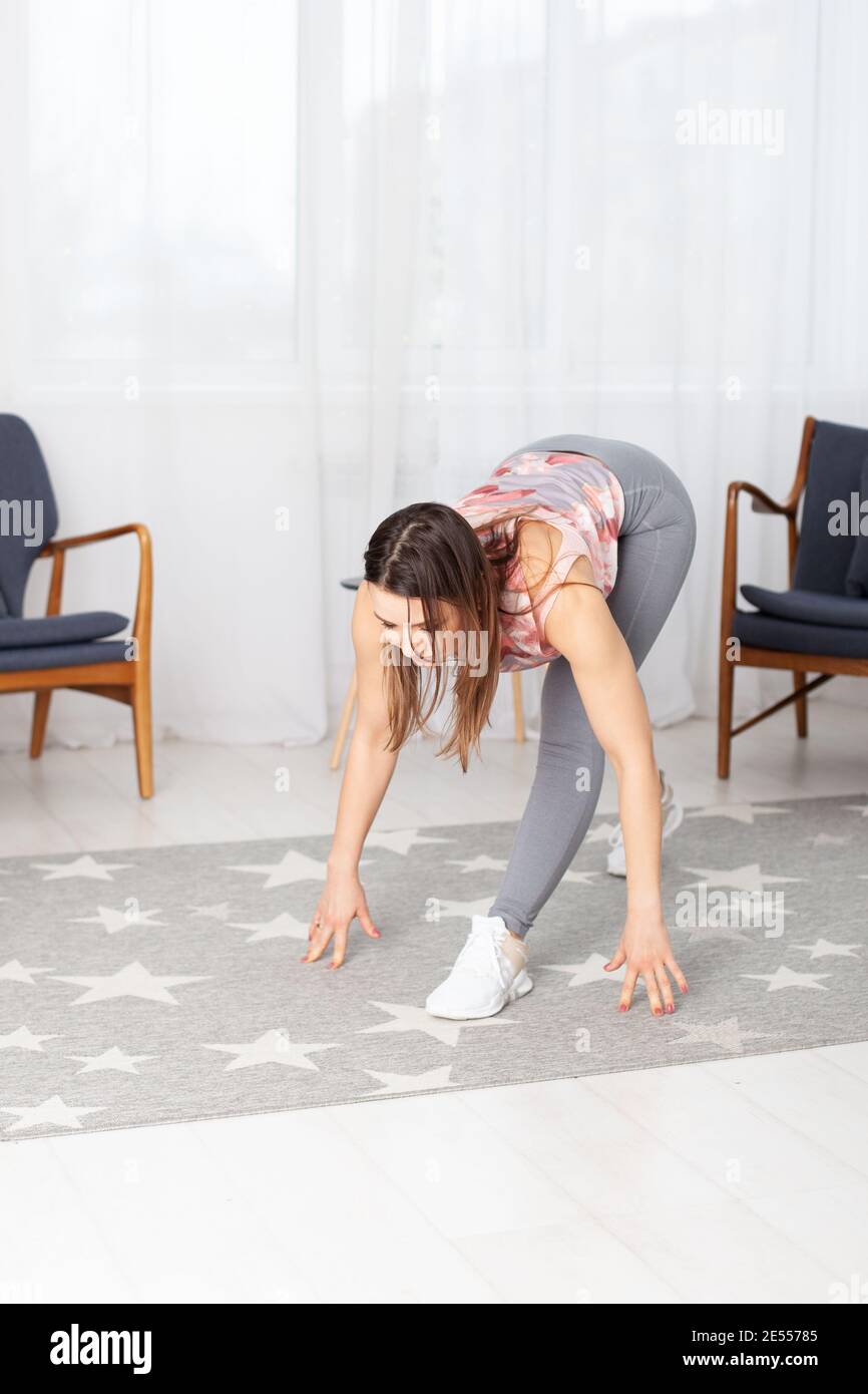 Leg lengthening exercises at home hotsell
