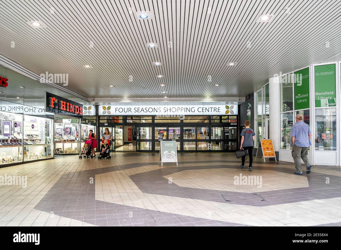 Four seasons shopping centre, mansfield hires stock photography and