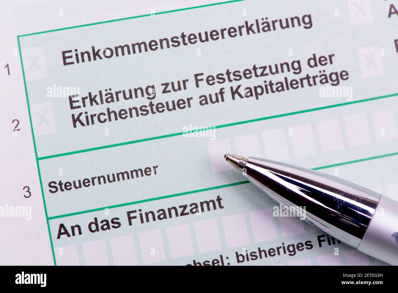 Formular Für Steuererklärung Ans Finanzamt Stock Photo - Alamy