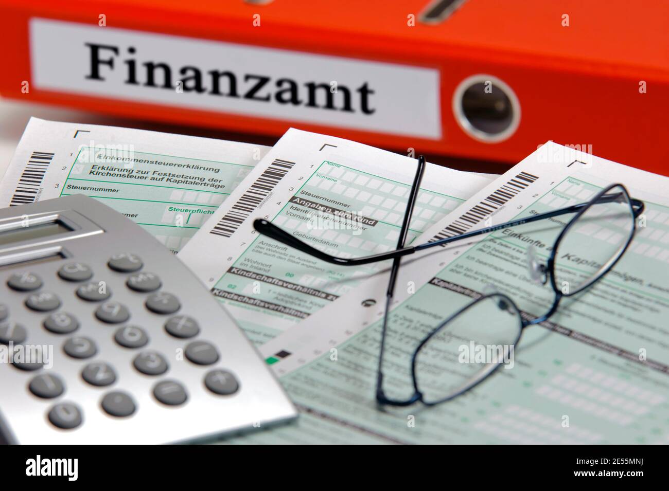 Formular für Steuererklärung beim Finanzamt Stock Photo