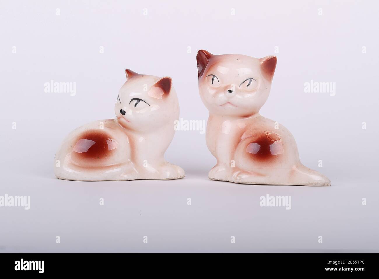 Vintage Ceramic Cats Salt and Pepper Shakers from the 70's 80's. Luke